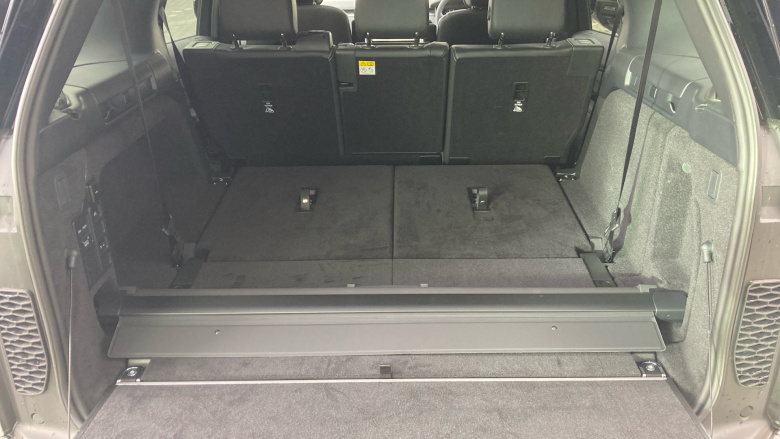 Land Rover Discovery 3.0 D350 Dynamic SE 5dr Auto Diesel Station Wagon